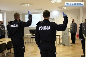 Policjanci podczas uroczystości ślubowania