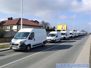 Pojazdy biorące udział w konwoju humanitarnym