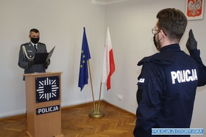 policjanci podczas uroczystości ślubowania