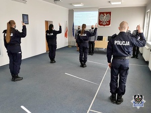 policjanci podczas uroczystości ślubowania