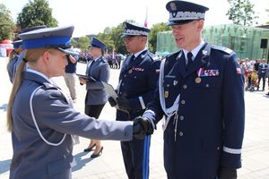 karda kierownicza i policjanci podczas obchodów święta policji