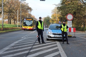 Policjanci podczas akcji &quot;Wszystkich Świętych 2022&quot;