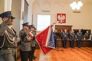 poczet sztandarowy KWP we Wrocławiu podczas uroczystosci