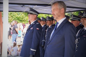 Komendanci Wojewódzcy Policji Dolnośląskiej wraz z zaproszony i gośćmi.
