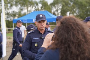 I Zastępca Komendanta Wojewódzkiego Policji we Wrocławiu inspektor Robert Frąckowiak udziela wywiadu