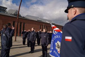 ślubowanie nowoprzyjętych policjantów