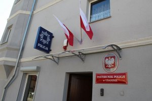 wejście do nowej siedziby posterunku policji w Udaninie