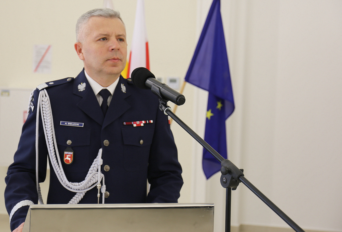 nadinsp. Artur Bielecki Komendant Wojewódzki Policji w Lublinie zwraca się do nowych funkcjonariuszy.