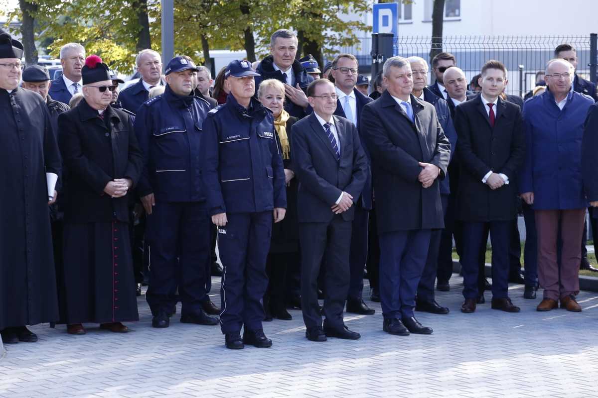 uczestnicy otwarcia posterunku w Turobinie