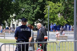 policjanci podczas zabezpieczenia