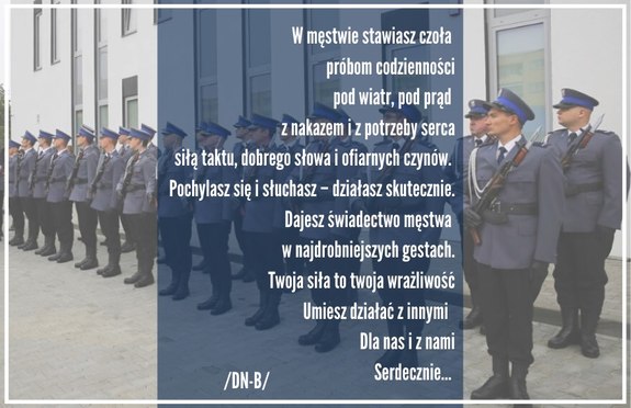 policjanci w mundurach i słowa cytatu