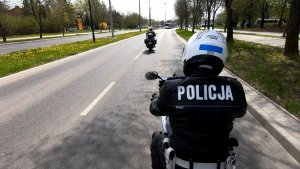 policjanci na motocyklach