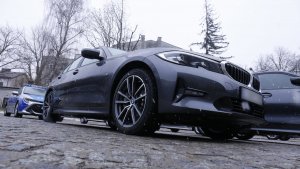 Zdjęcie przedstawia nowe BMW, które będzie służyć lubelskim policjantom.