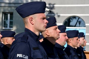 Nowoprzyjęci policjanci.