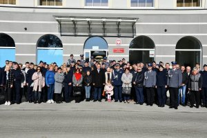 Zdjęcie uroczystości uczestników uroczystości.