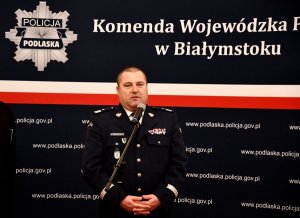 uroczystość podczas, której Komendant Wojewódzki Policji w Białymstoku wyróżnił 33 policjantki
