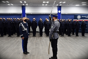 Policjanci w trakcie ślubowania