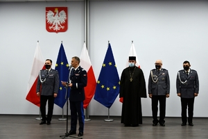 Policjanci w trakcie ślubowania