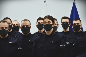 Policjanci w trakcie ślubowania