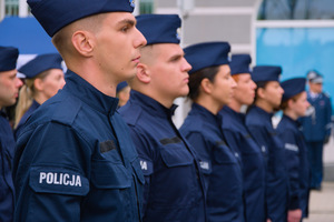 Policjanci w trakcie ślubowania