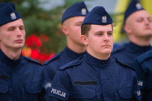 Policjanci w trakcie ślubowania