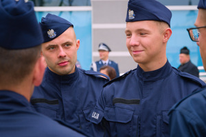 Policjanci w trakcie ślubowania