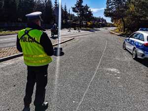 Policjanci na przejazdach kolejowych