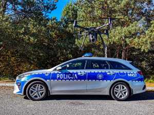 Policjanci na przejazdach kolejowych