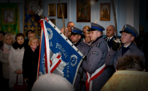 Policjanci na nabożeństwie w cerkwi