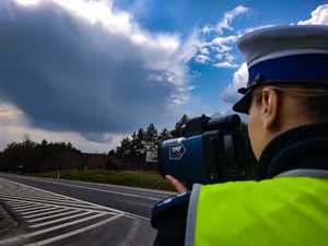 policjanci na słuzbie