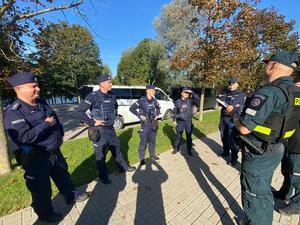 policjacni podczas zawodów