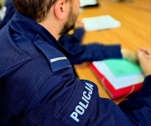 policjant podczas szkolenia