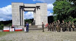 zdjęcie kolorowe: uroczystości Narodowego Dnia Powstań Śląskich