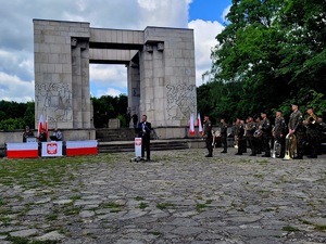 zdjęcie kolorowe: uroczystości Narodowego Dnia Powstań Śląskich