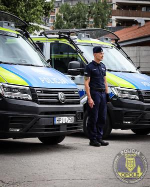 zdjęcie: uroczyste przekazanie radiowozów