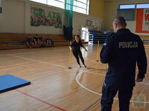 uczestnicy turnieju w trakcie pucharowych zmagań na teście fizycznym i pierwszej pomocy