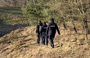 policjanci z zespołu prowadzą działania w terenie