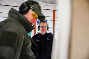 policjanci podczas zmagań