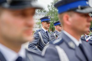 policjanci uczestniczący w uroczystości