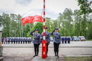 policjanci uczestniczący w uroczystości