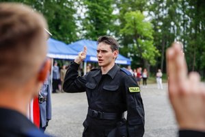 ślubowanie nowo przyjętych policjantów