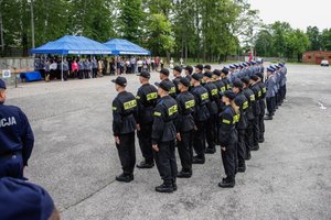 policjanci uczestniczący w uroczystości