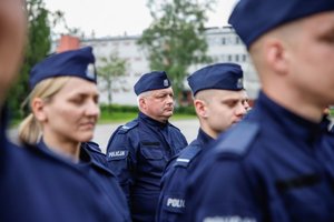 policjanci uczestniczący w uroczystości