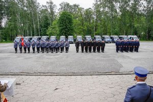 policjanci uczestniczący w uroczystości