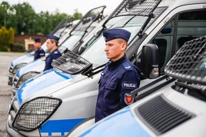 policjanci uczestniczący w uroczystości