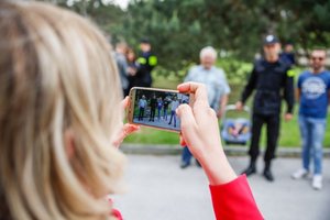 nowo przyjęciu policjanci wraz z rodzinami