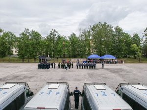 policjanci uczestniczący w uroczystości