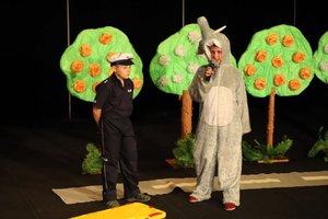 uczestnicy inauguracji kampanii edukacyjnej „Twój przykład – Moje życie”