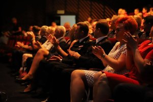 uczestnicy inauguracji kampanii edukacyjnej „Twój przykład – Moje życie”