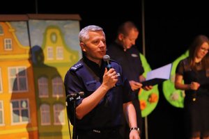 uczestnicy inauguracji kampanii edukacyjnej „Twój przykład – Moje życie”